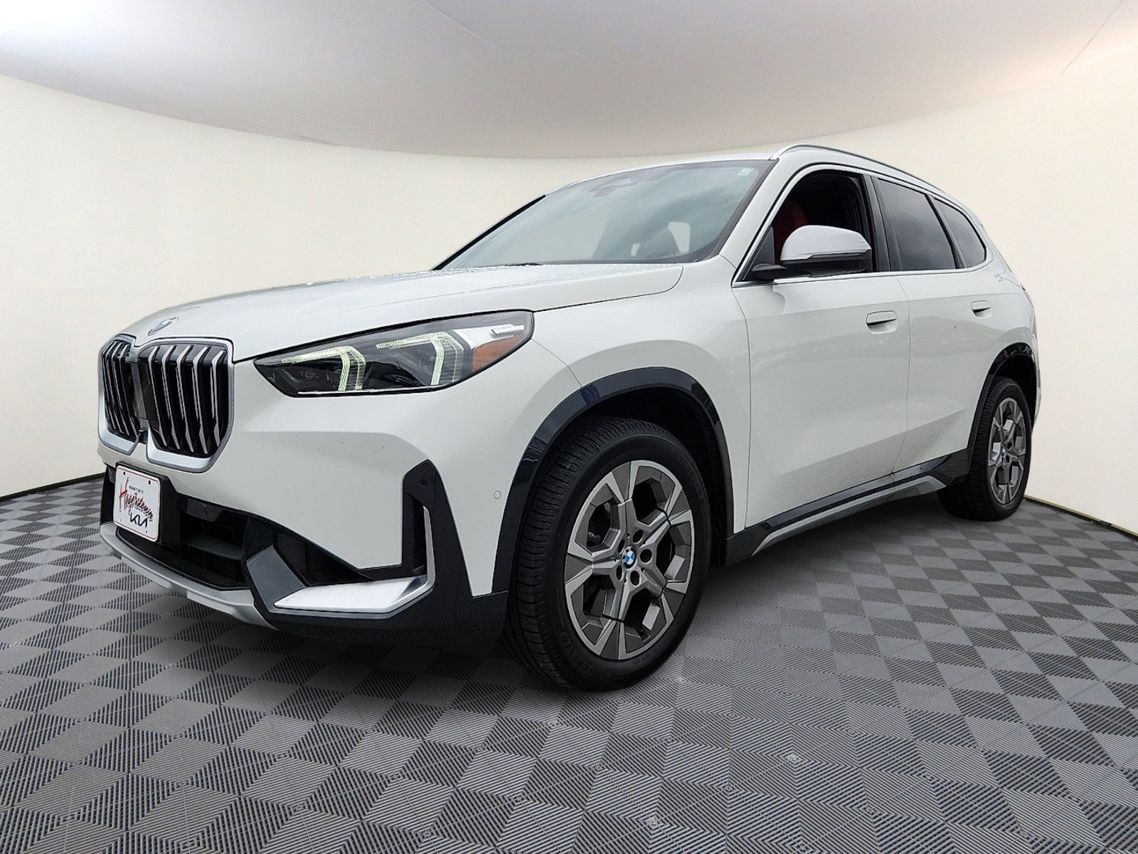 Used 2023 BMW X1 xDrive28i w/ Premium Package AWD/4WD image 3