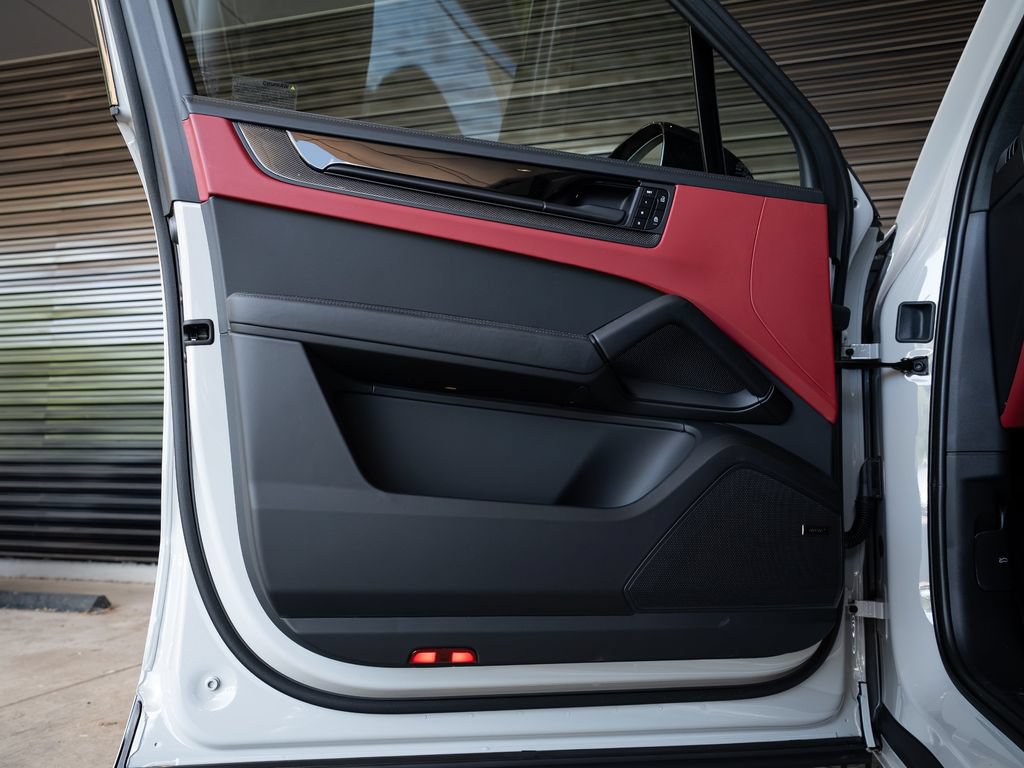 New 2026 Porsche Cayenne GTS AWD/4WD image 23
