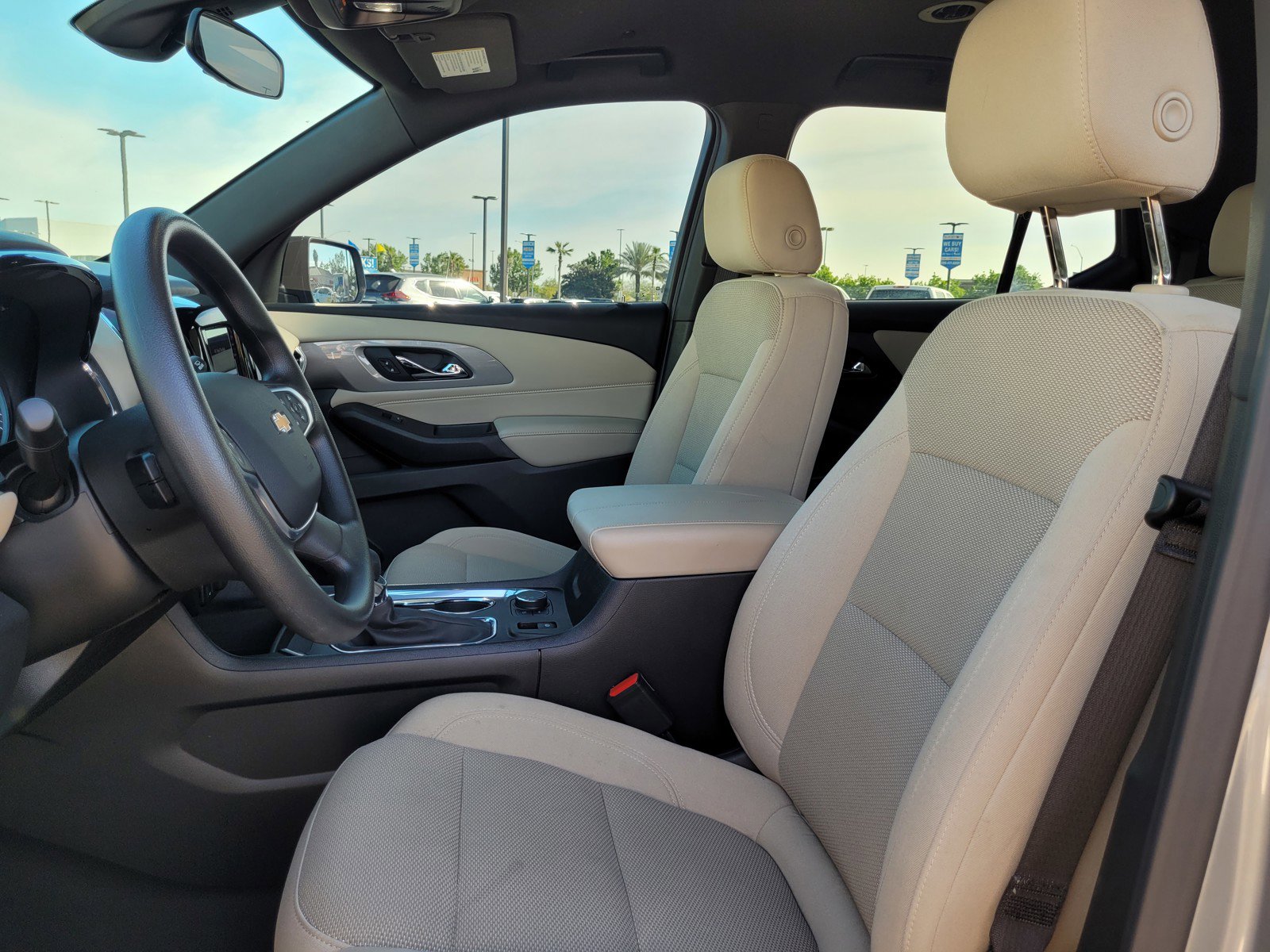 Used 2023 Chevrolet Traverse LS image 10