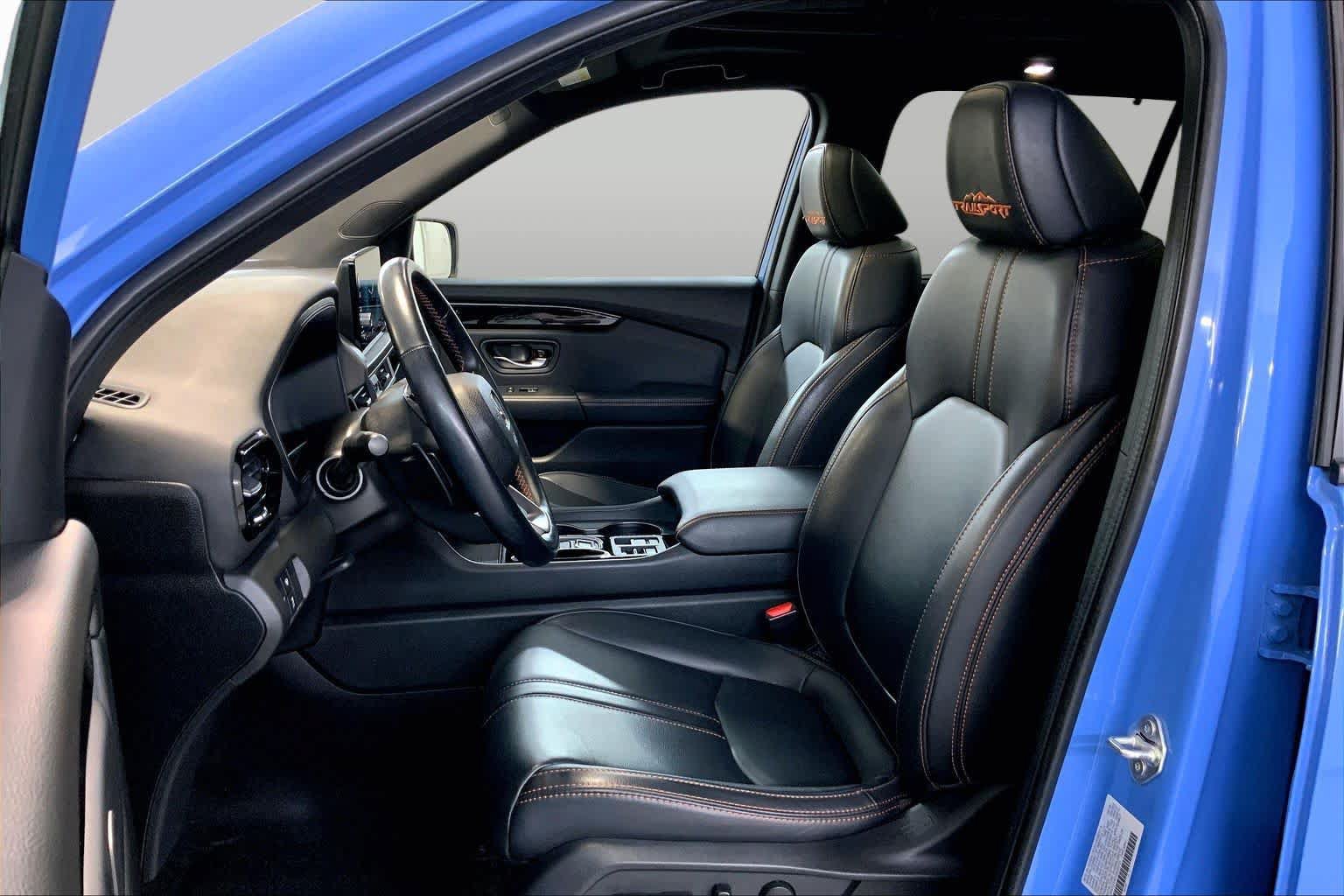 Used 2025 Honda Pilot TrailSport image 7