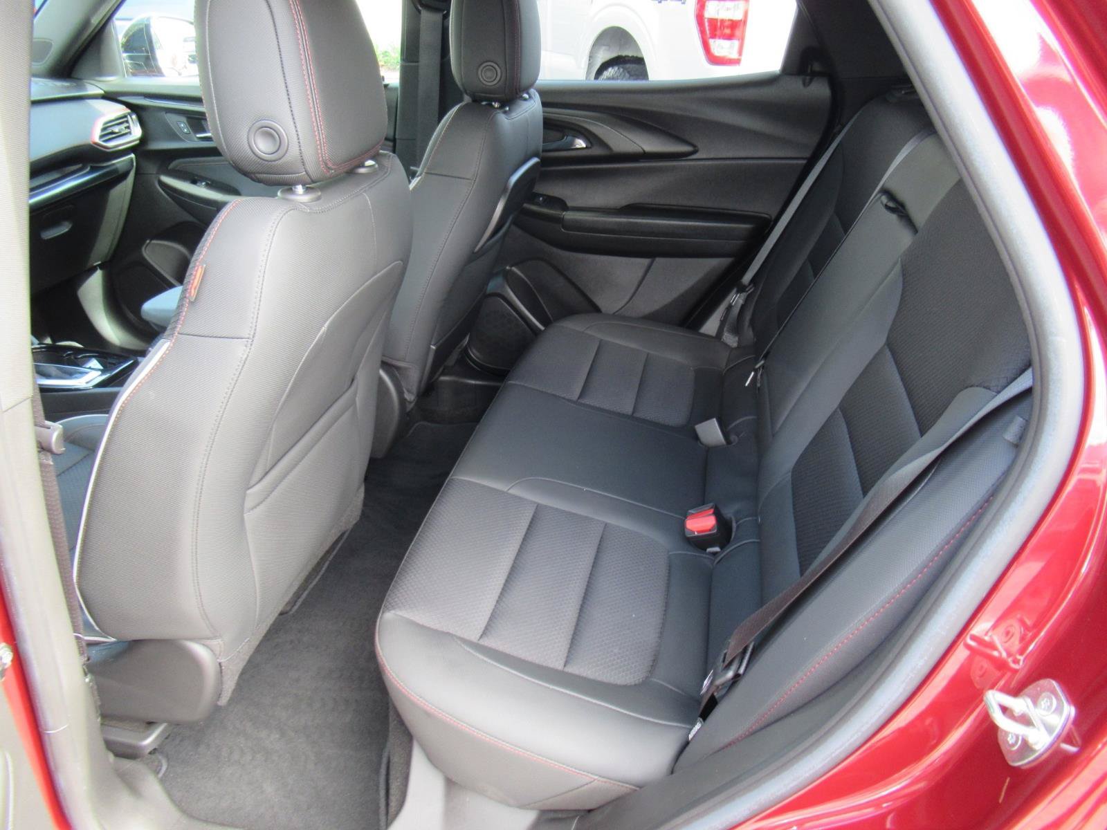 Used 2023 Chevrolet TrailBlazer RS w/ Sun and Liftgate Package FWD image 32