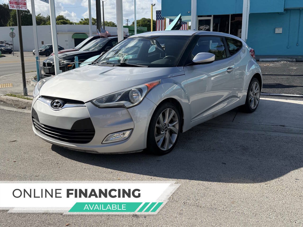 Used 2017 Hyundai Veloster FWD image 1