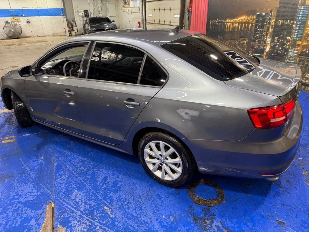 Used 2015 Volkswagen Jetta SE FWD image 3