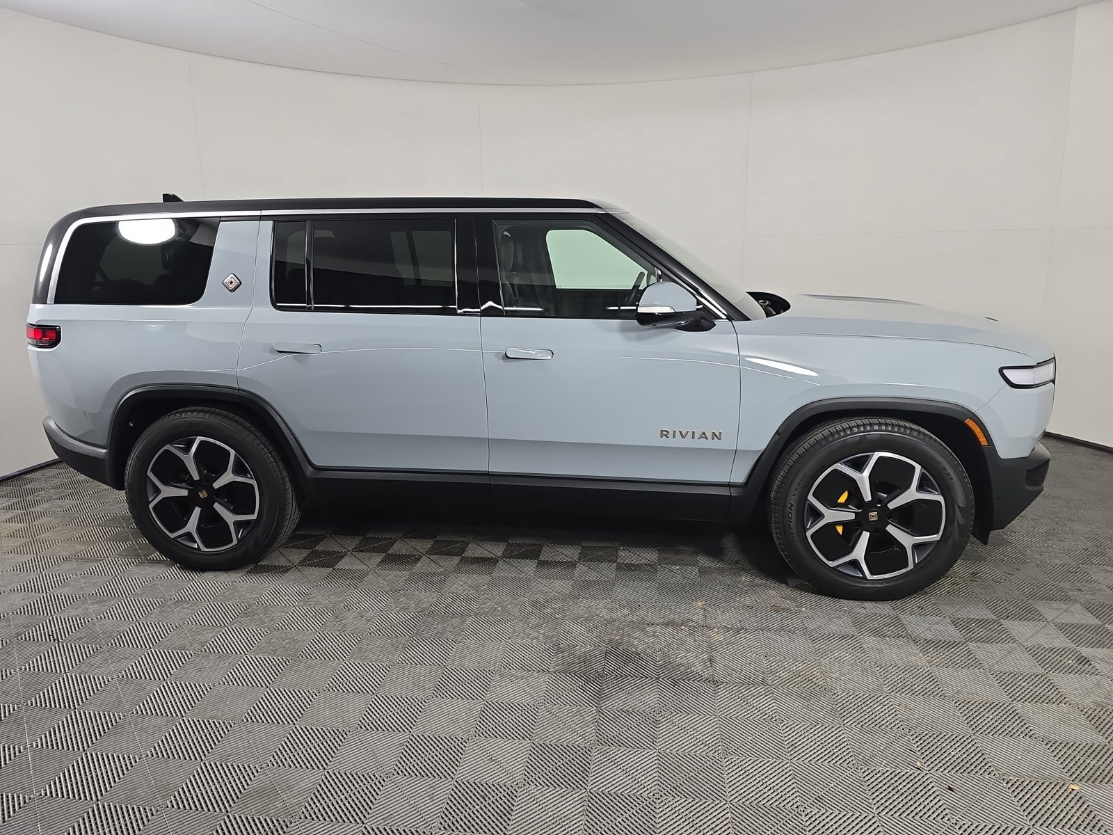 Used 2024 Rivian R1S Adventure Quad AWD/4WD image 6