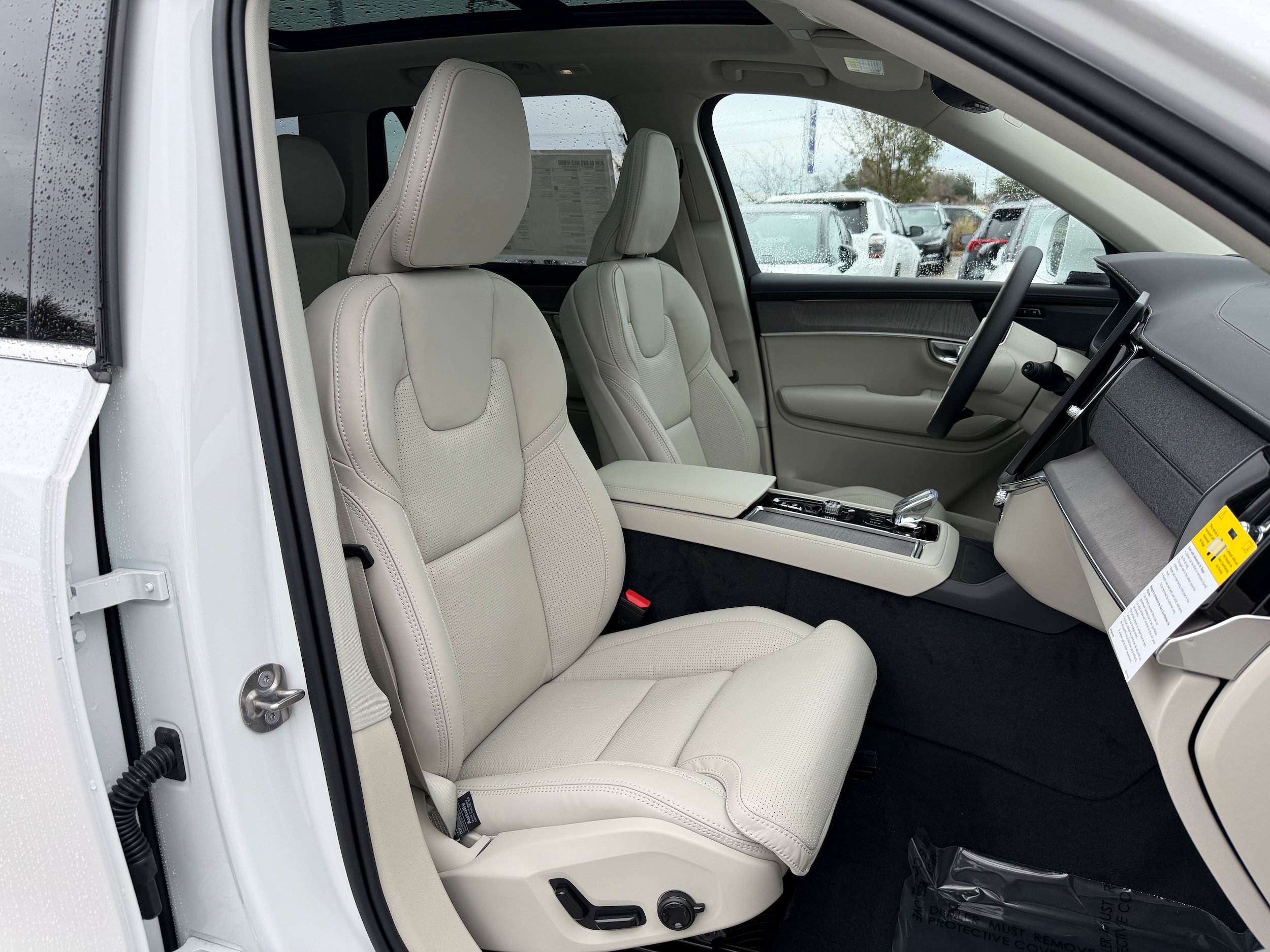 New 2026 Volvo XC90 B6 Ultra w/ Protection Package AWD/4WD image 8