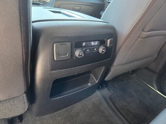 Used 2016 GMC Yukon SLE w/ Enhanced Driver Alert Package image 8