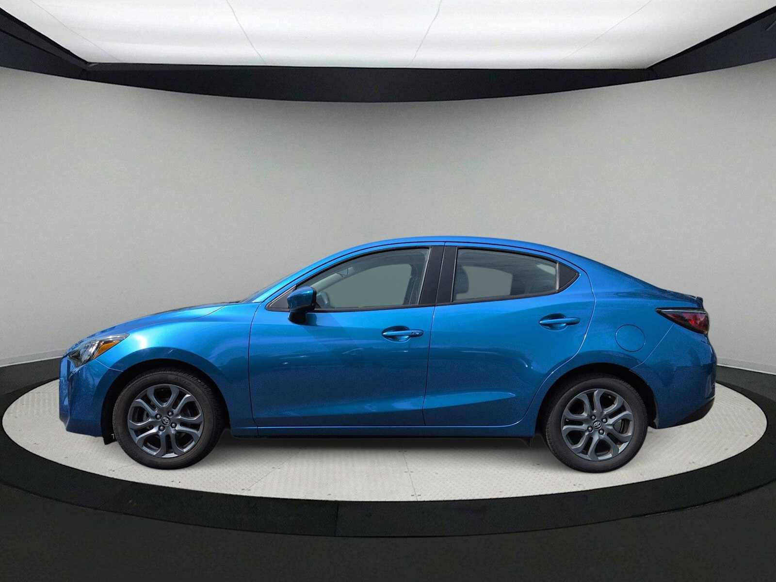 Used 2019 Toyota Yaris LE image 5