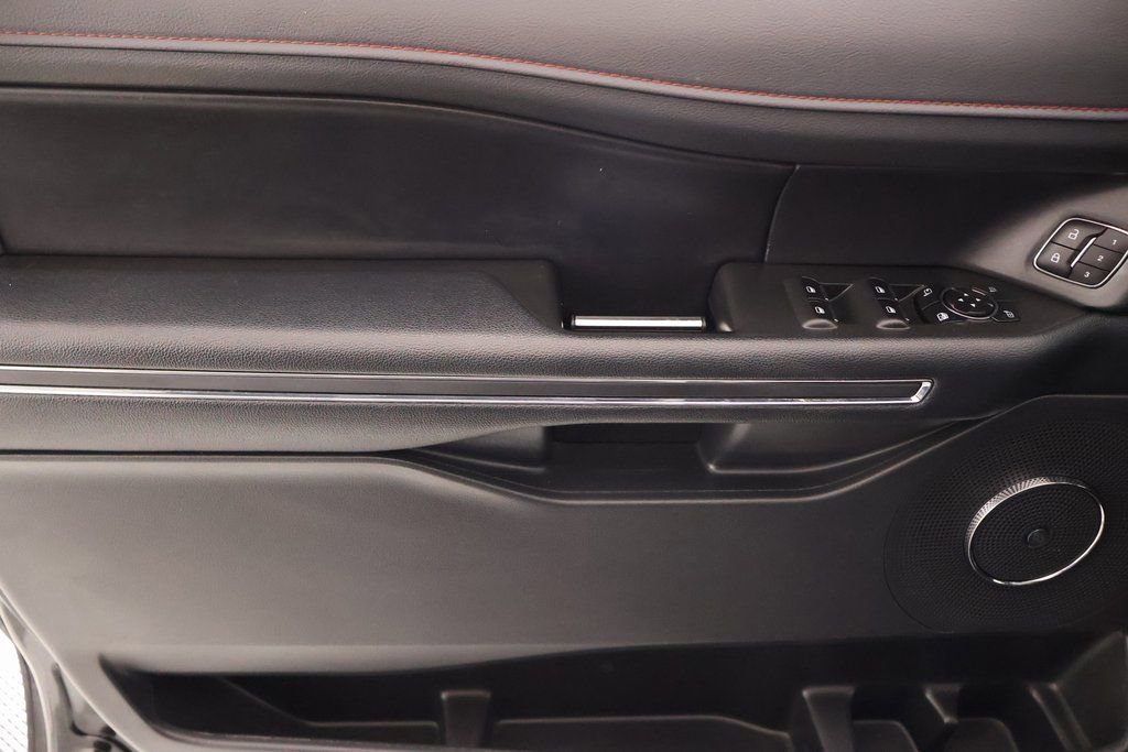 Used 2024 Ford Expedition Limited image 17