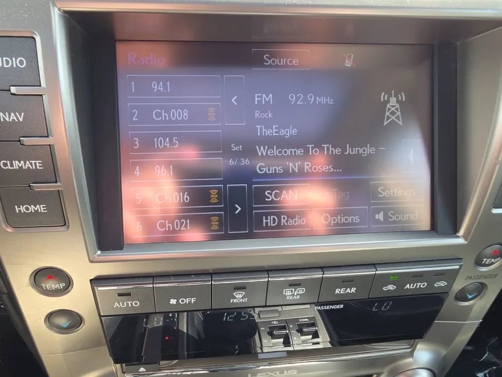 Used 2014 Lexus GX 460 Luxury image 39