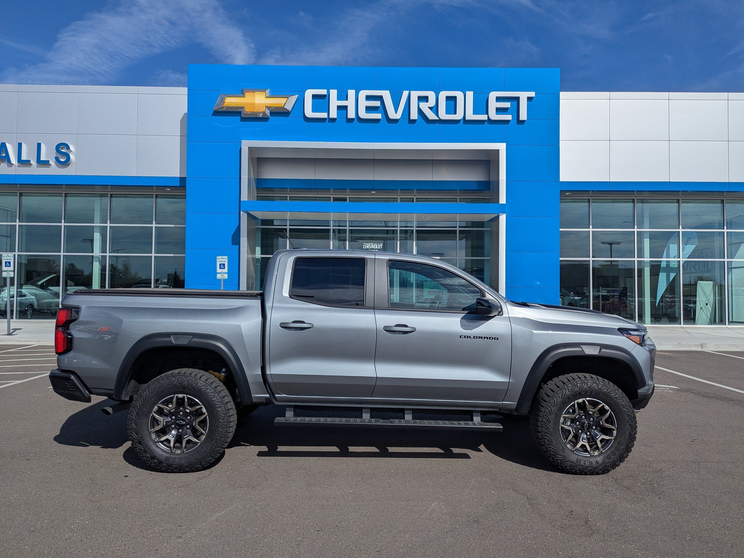 Certified 2026 Chevrolet Colorado ZR2 w/ Technology Package AWD/4WD image 41