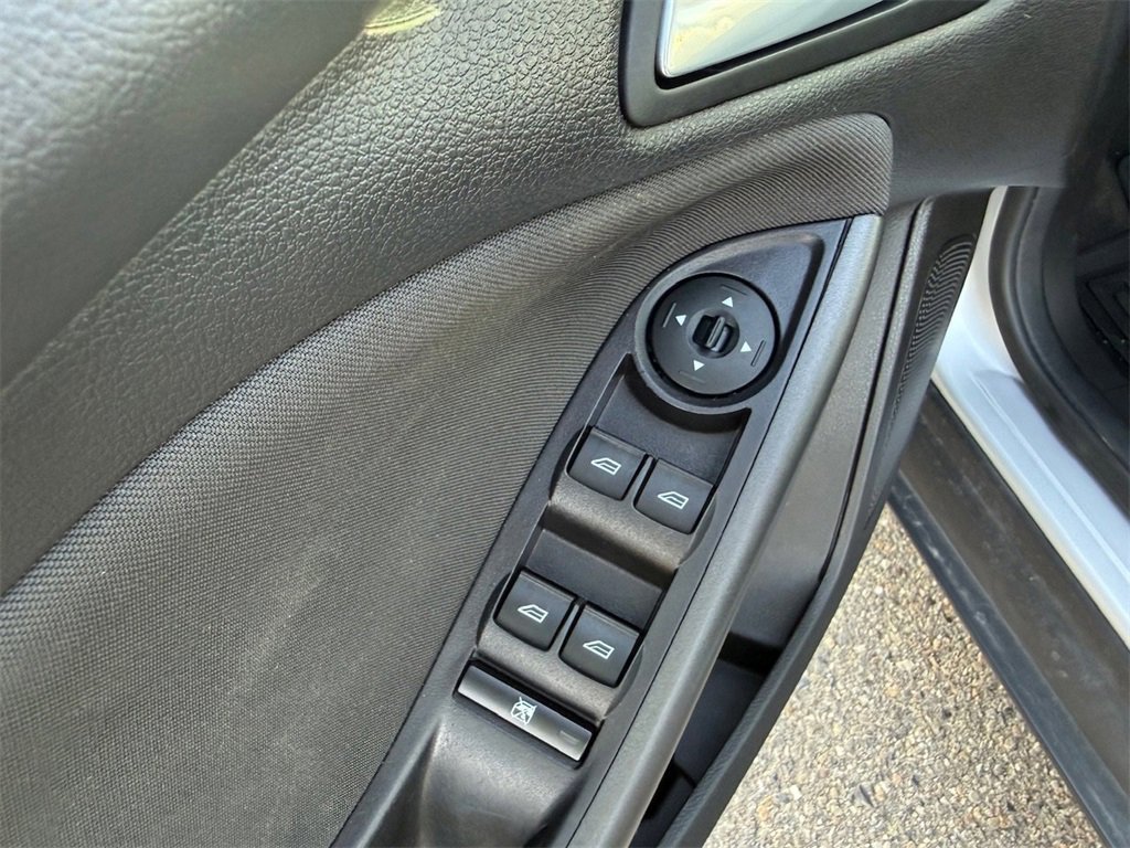 Used 2015 Ford Focus SE w/ Equipment Group 201A image 11