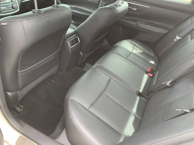 Used 2016 Nissan Altima 2.5 SL w/ Moonroof Package FWD image 15