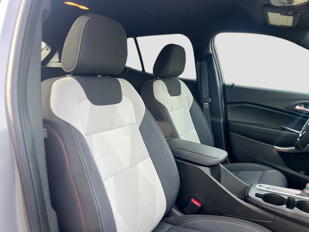 Used 2024 Chevrolet Trax RS FWD image 27