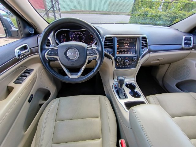 Used 2016 Jeep Grand Cherokee Limited w/ Trailer Tow Group IV RWD image 34