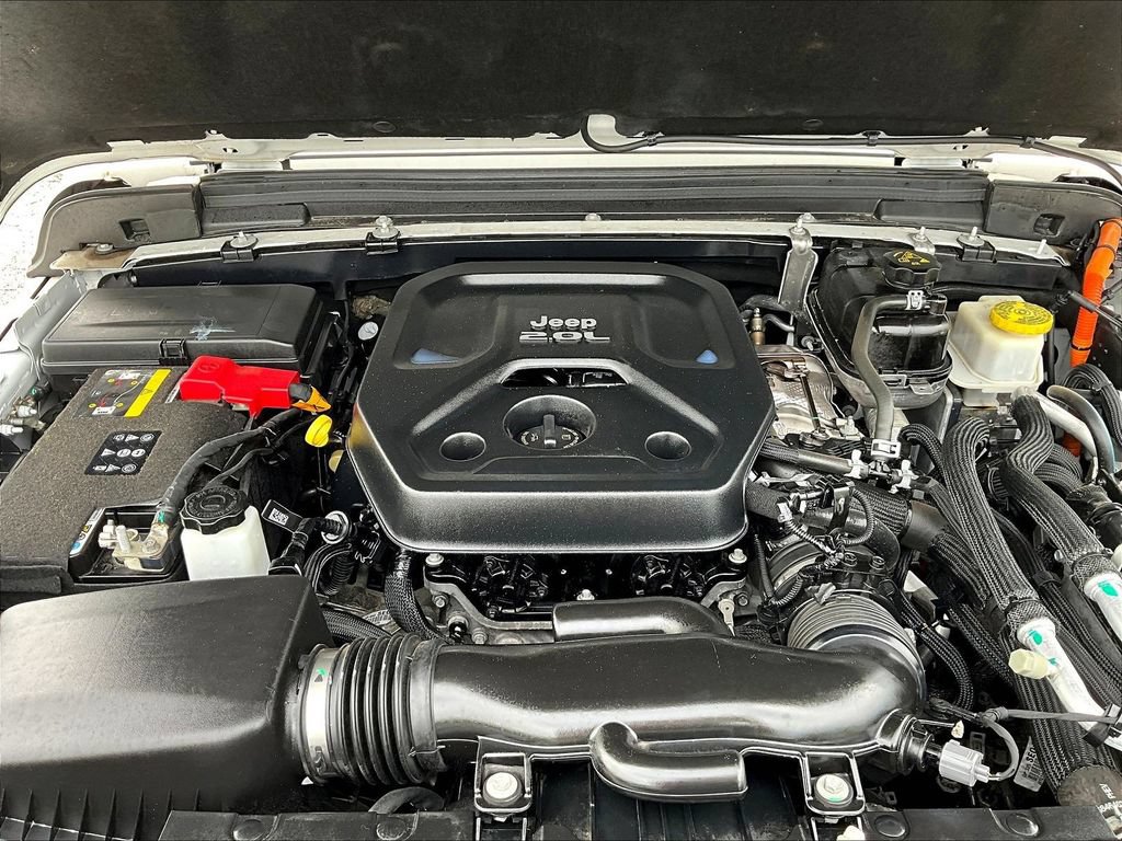 Used 2022 Jeep Wrangler Unlimited Sahara w/ Dual Top Group AWD/4WD image 33