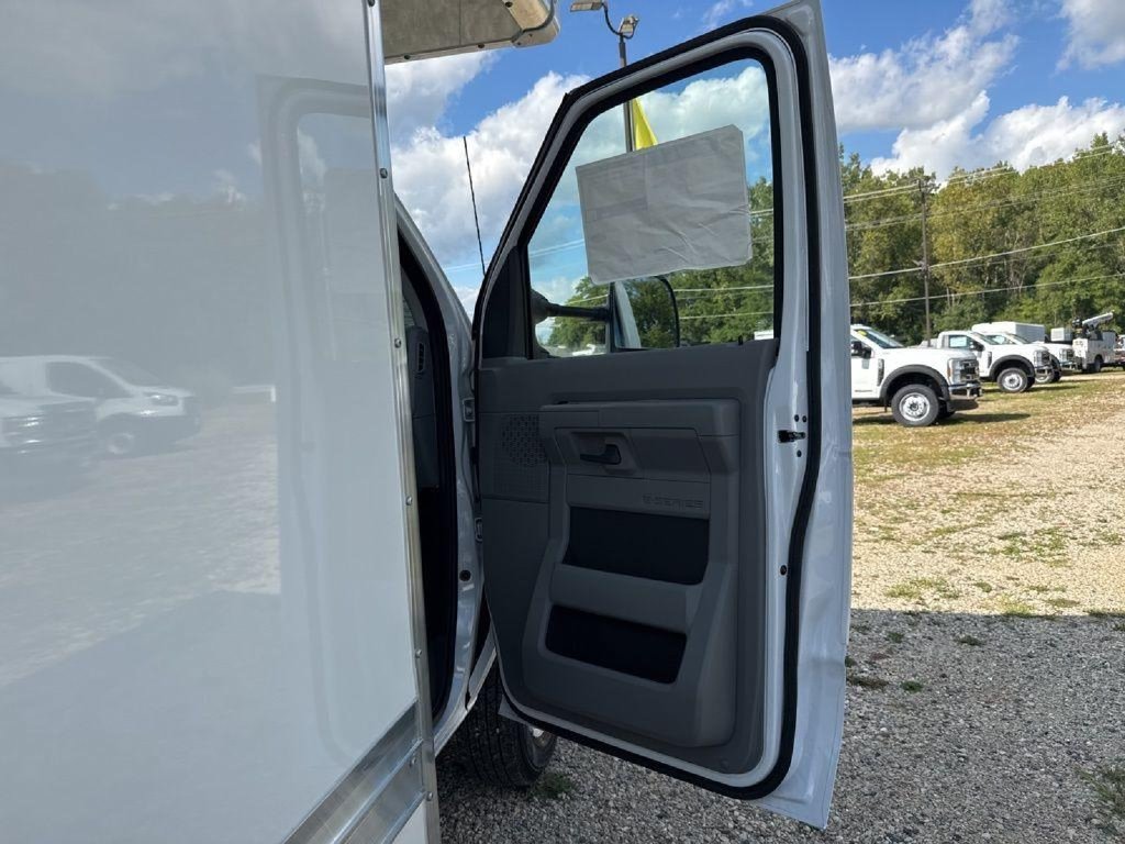 New 2026 Ford E-350 and Econoline 350 Super Duty w/ Ambulance Prep Package RWD image 15