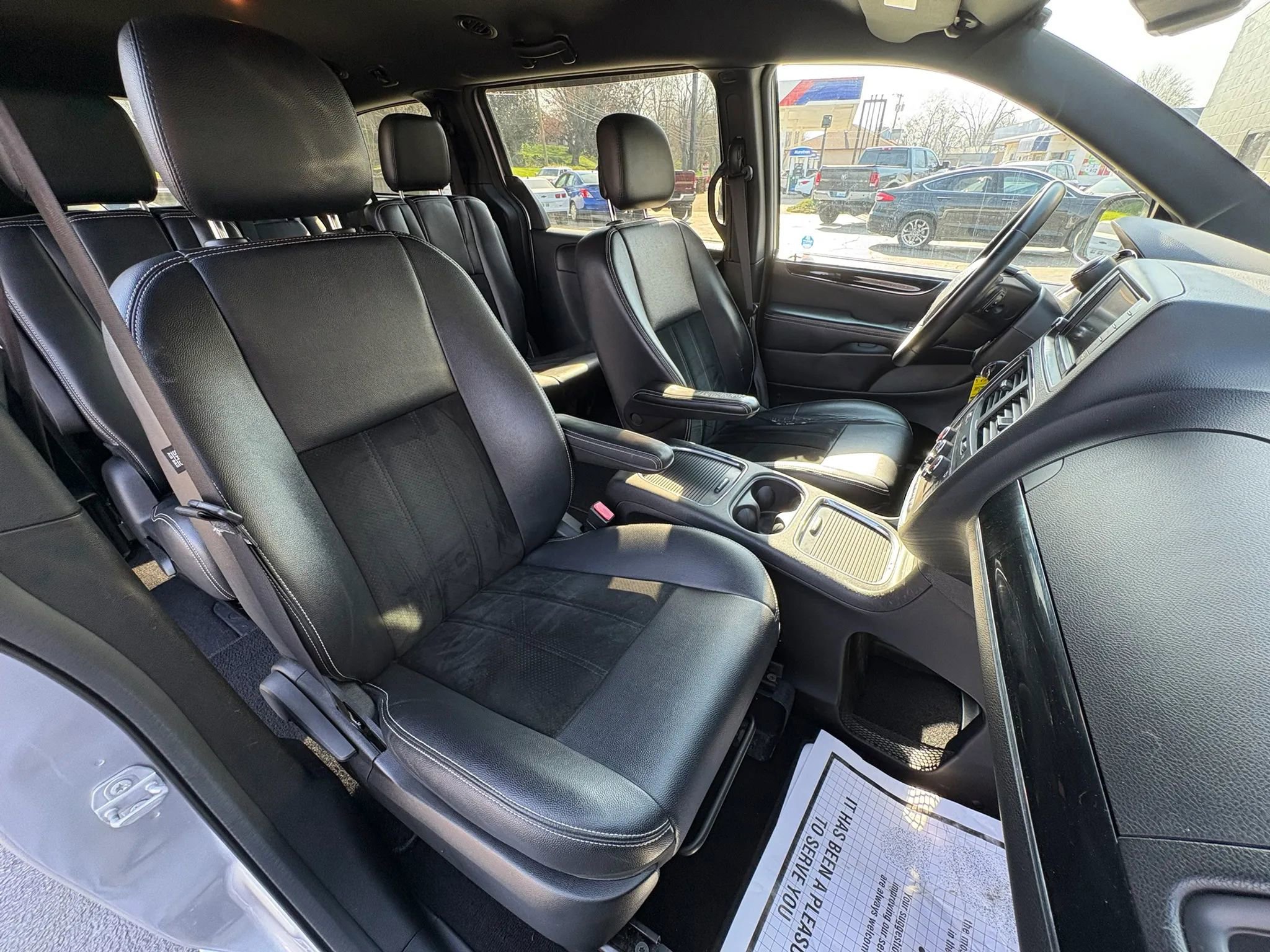 Used 2016 Dodge Grand Caravan SXT FWD image 23