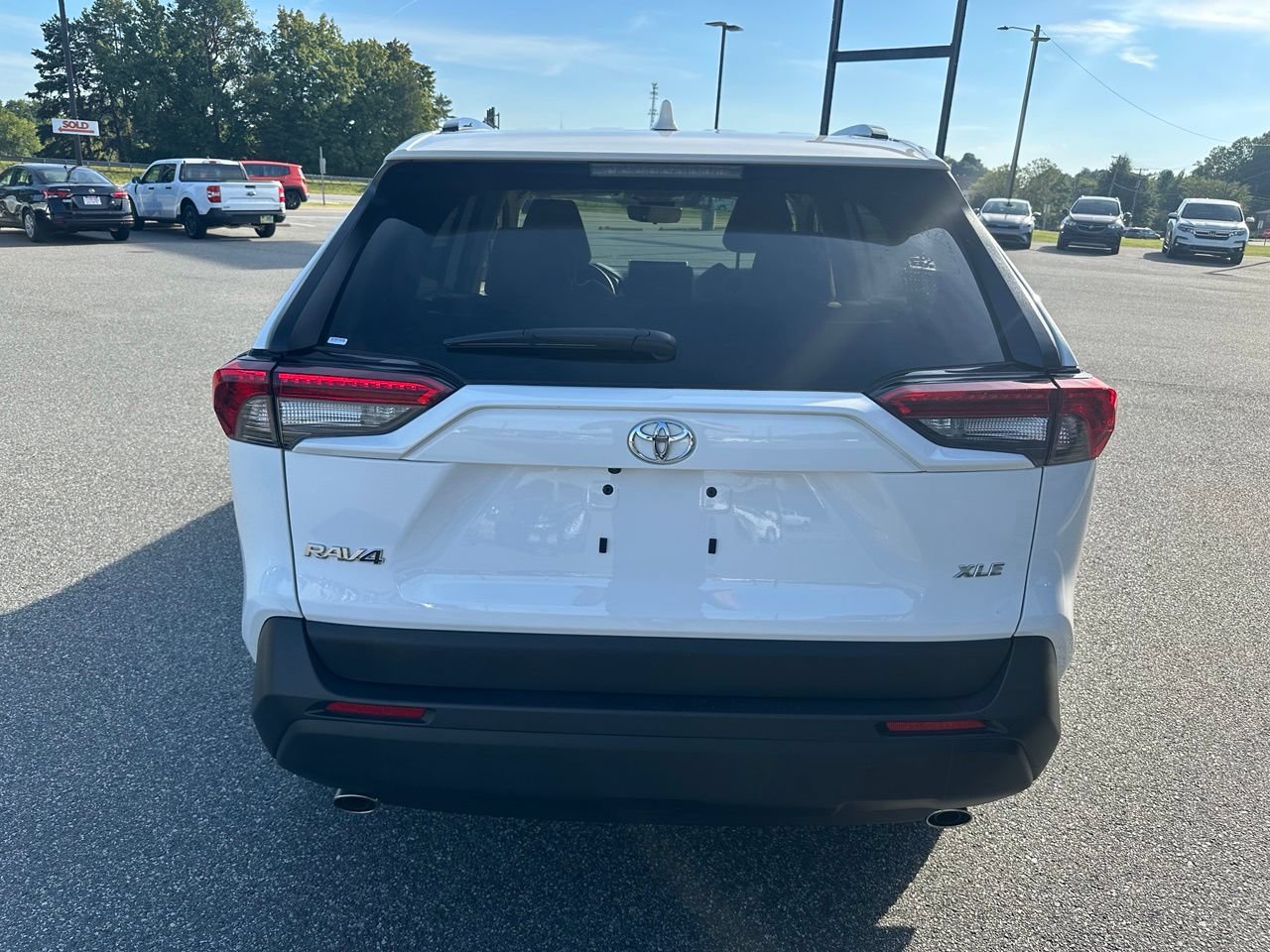 Used 2025 Toyota RAV4 XLE w/ Convenience Package FWD image 8