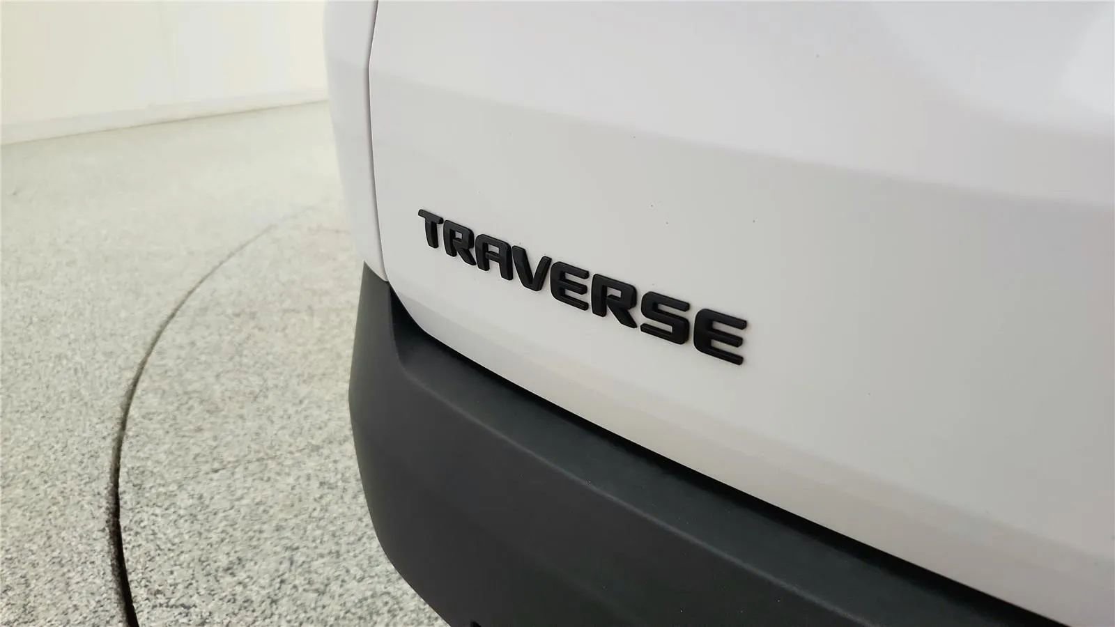 Used 2023 Chevrolet Traverse RS FWD image 17