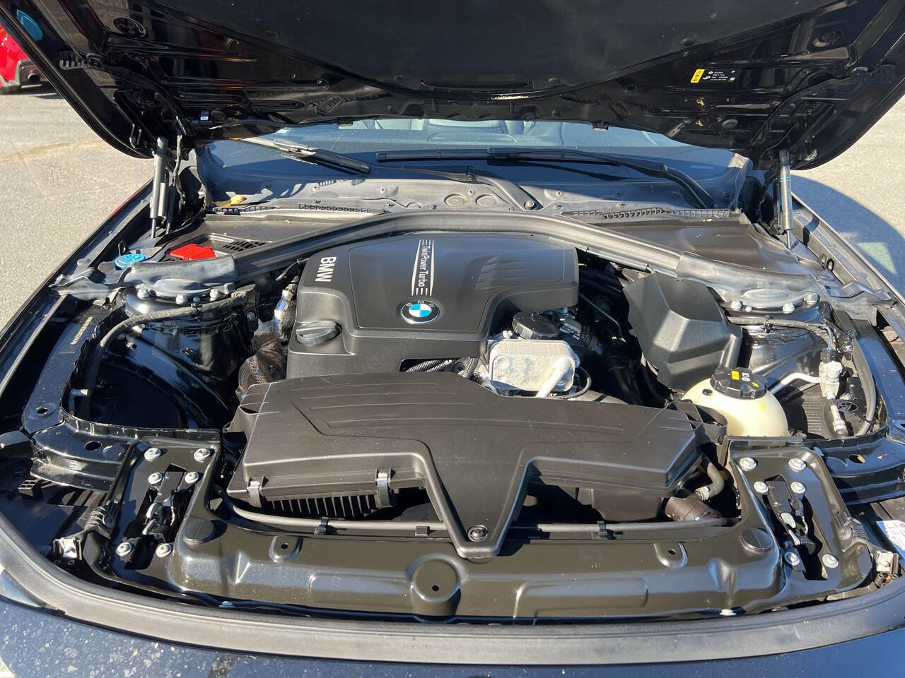 Used 2018 BMW 320i Sedan image 12