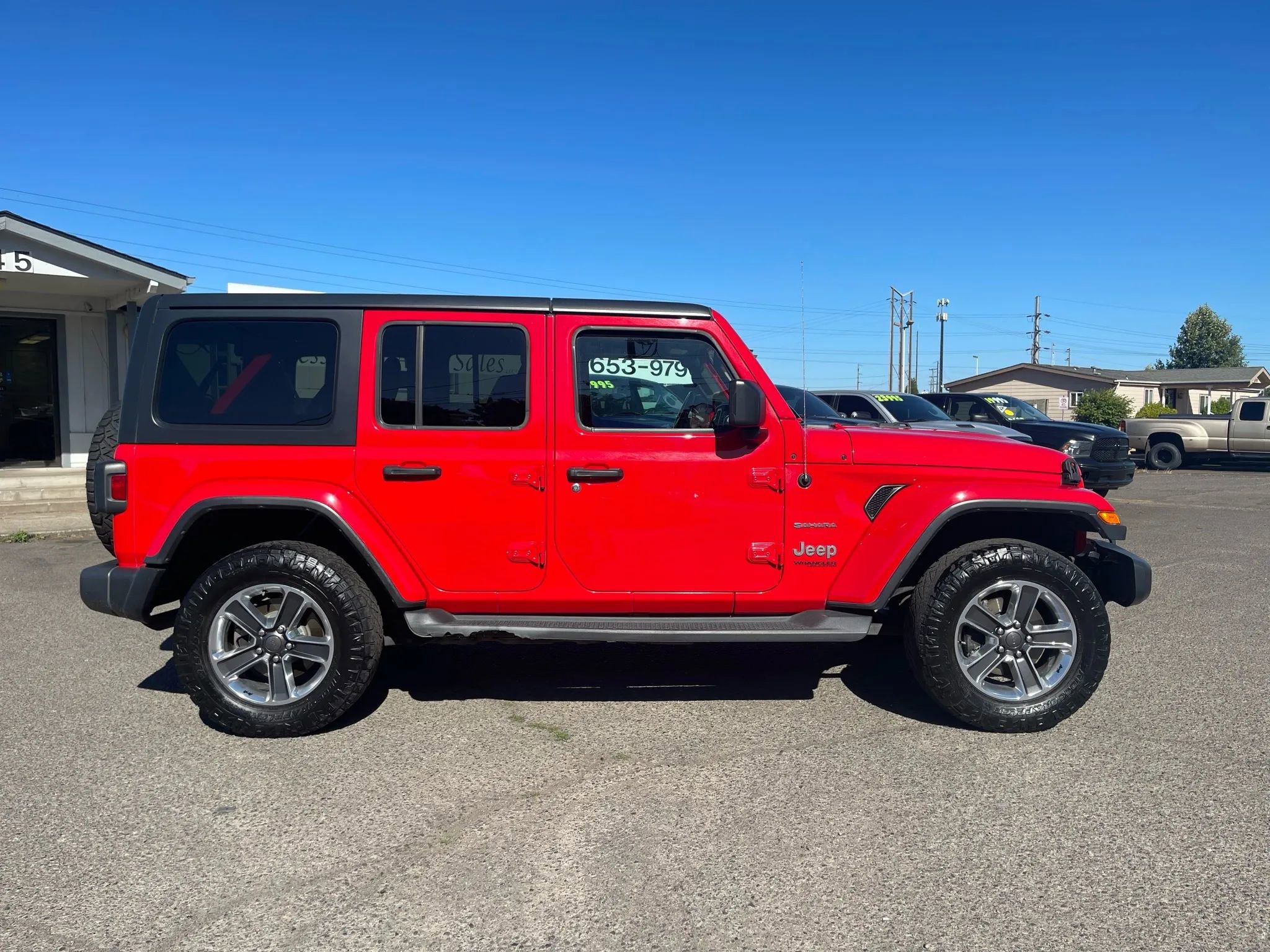 Used 2019 Jeep Wrangler Unlimited Sahara AWD/4WD image 2
