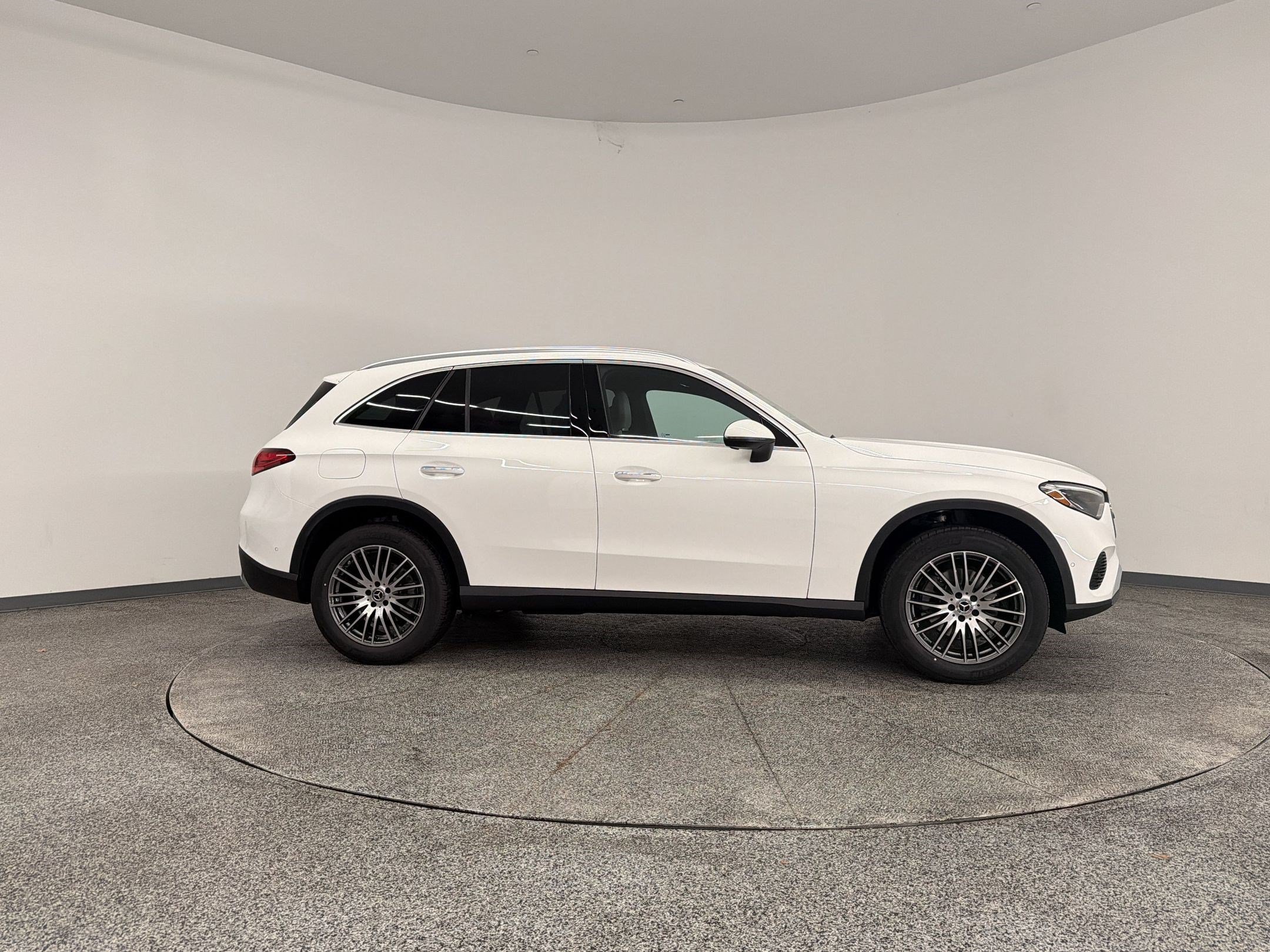 Used 2026 Mercedes-Benz GLC 300 image 8