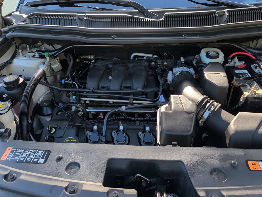 Used 2018 Ford Explorer XLT image 45