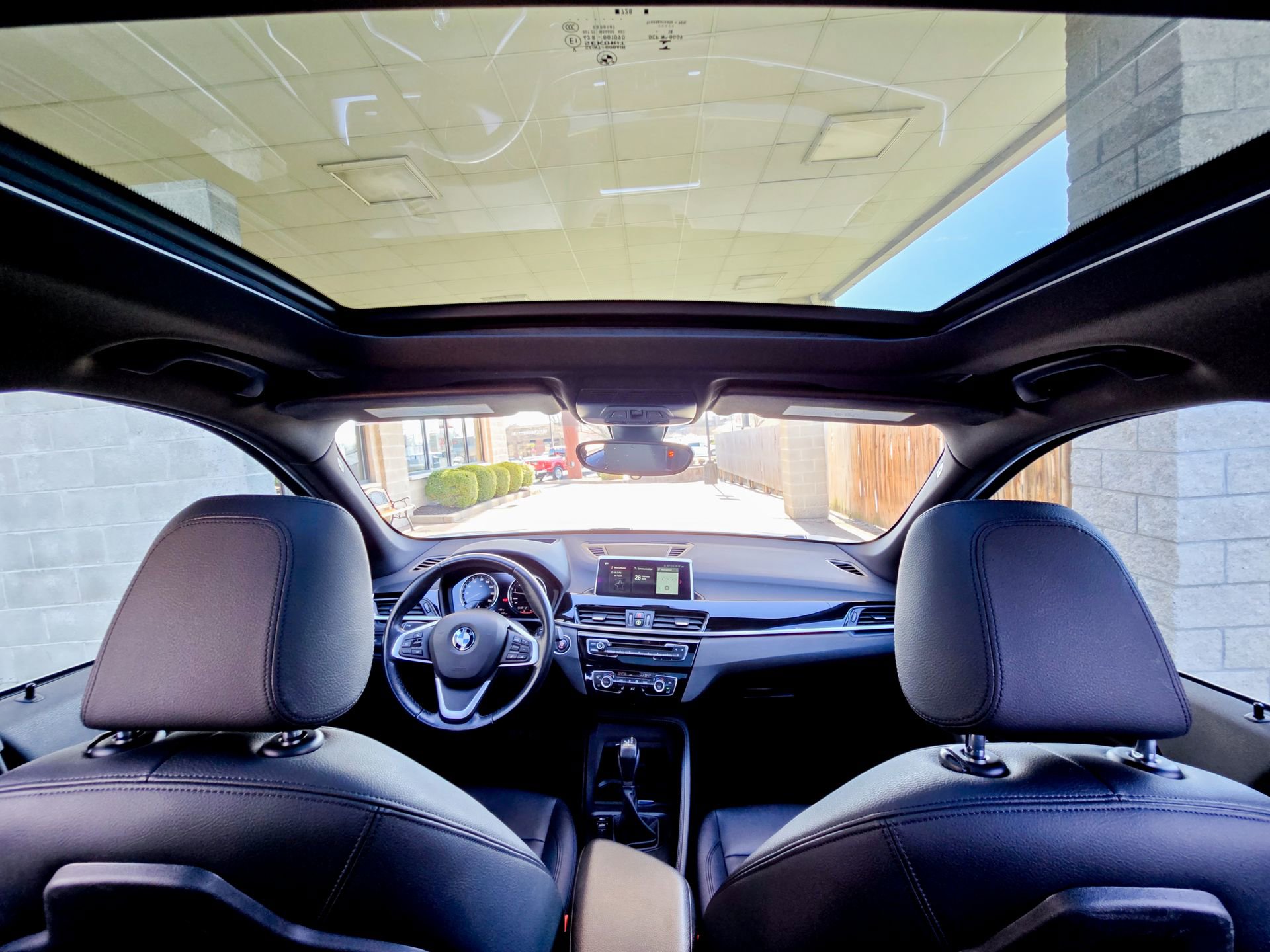 Used 2018 BMW X1 xDrive28i w/ Premium Package image 2