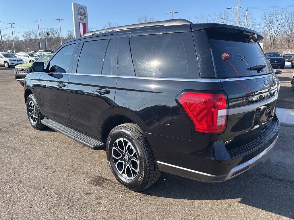 Used 2024 Ford Expedition XLT image 6
