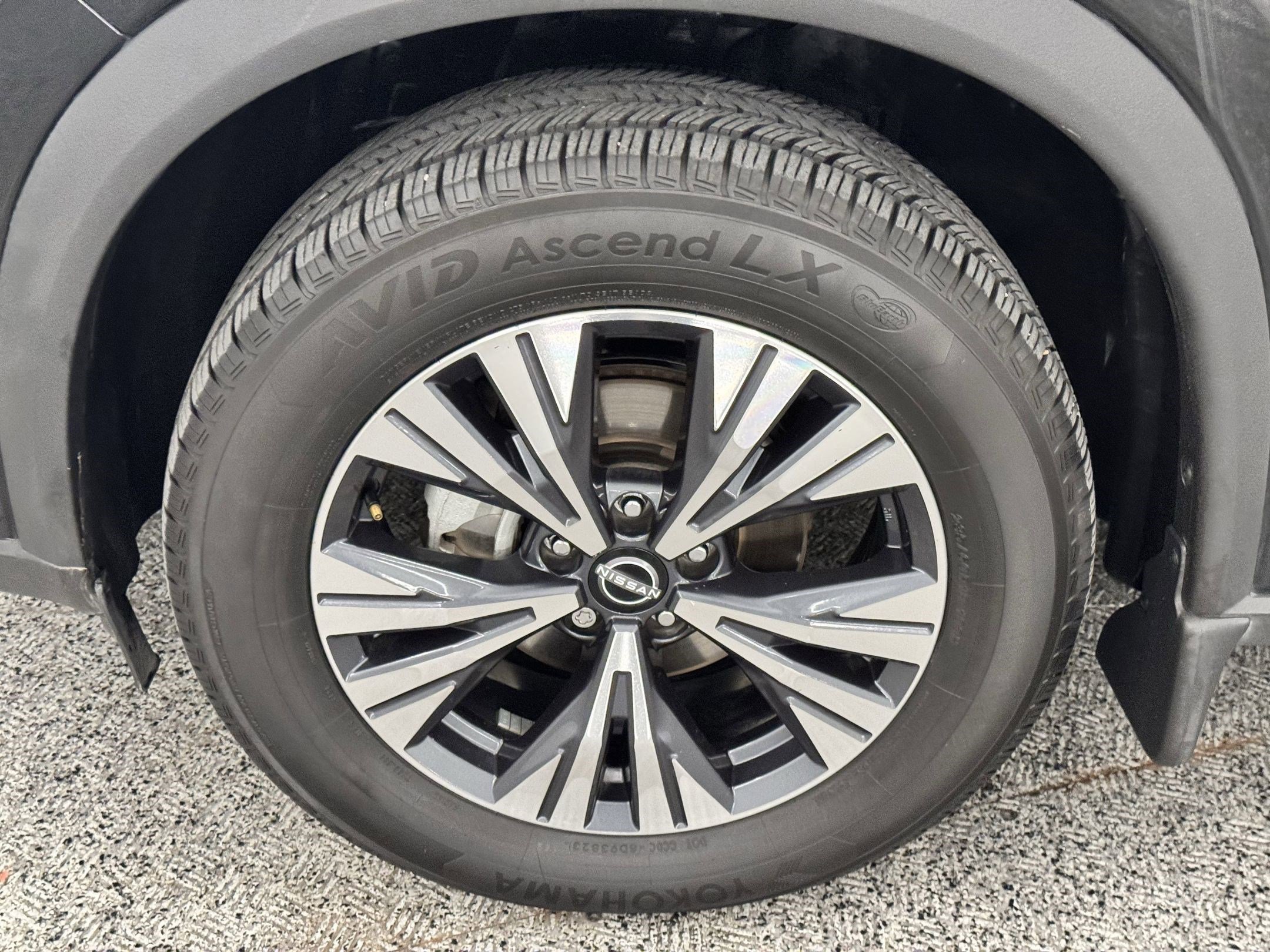 Used 2022 Nissan Rogue SV image 9