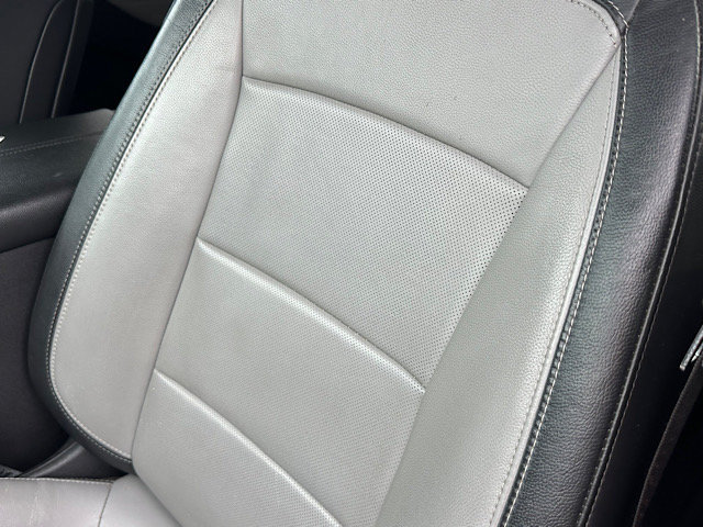 Used 2018 Chevrolet Equinox Premier FWD image 15