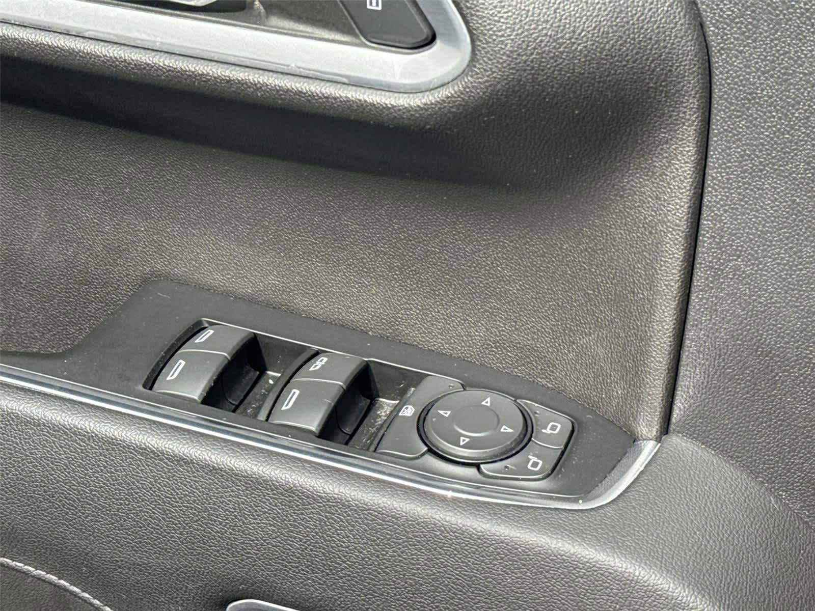 Used 2022 Chevrolet Silverado 1500 LT AWD/4WD image 23