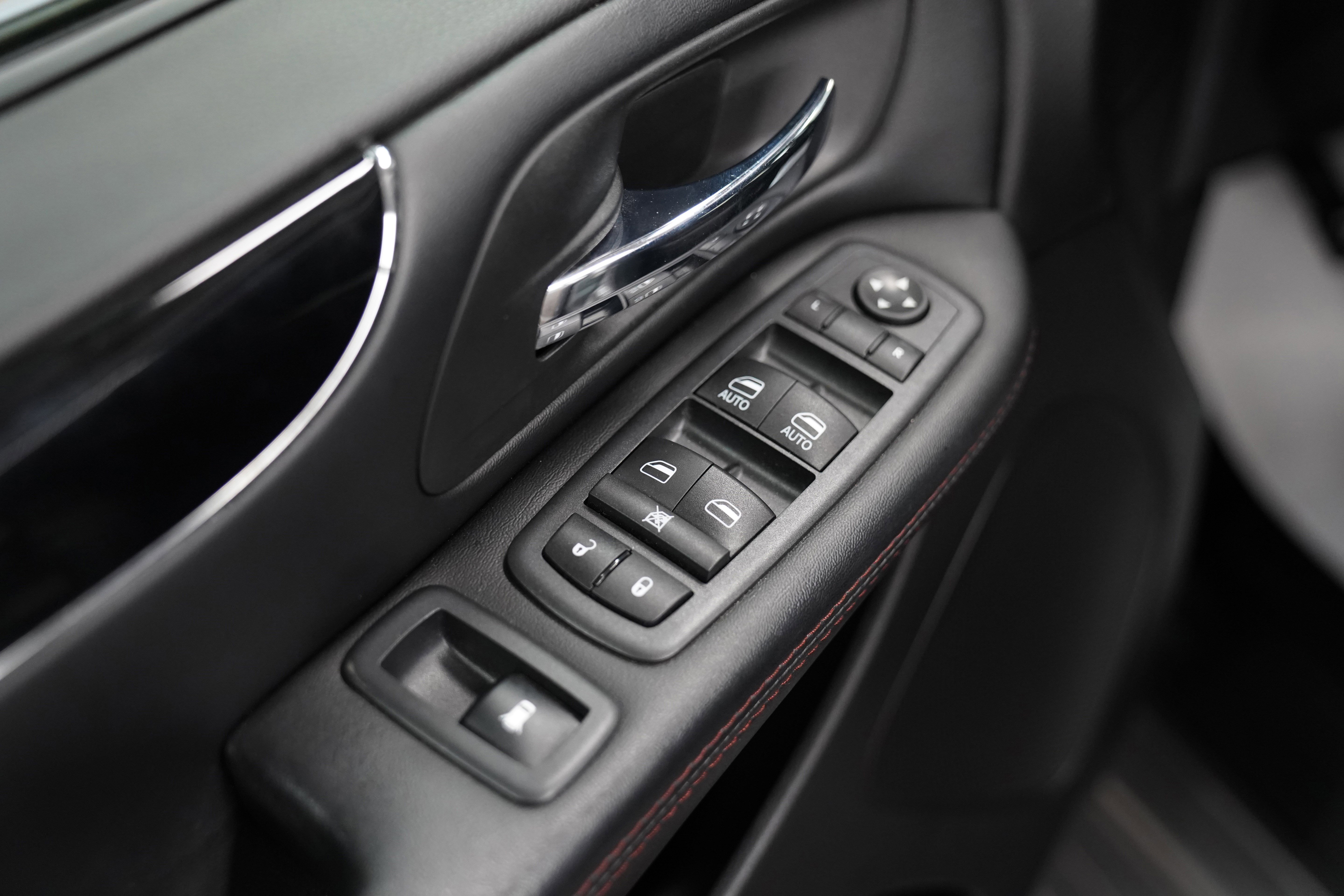 Used 2019 Dodge Grand Caravan SE FWD image 22