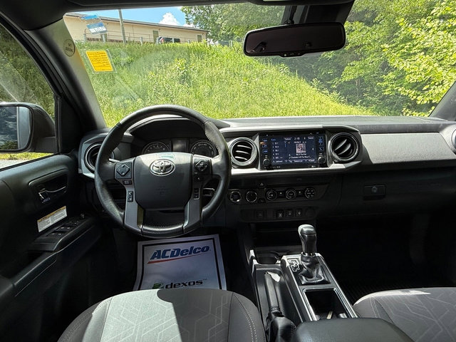 Used 2019 Toyota Tacoma TRD Off-Road AWD/4WD image 11
