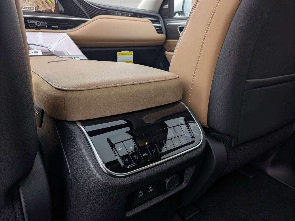 New 2026 INFINITI QX80 Luxe image 26