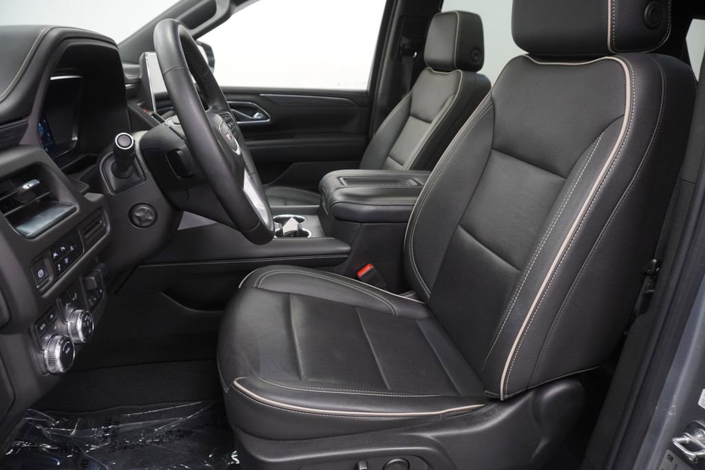 Used 2024 GMC Yukon SLT w/ SLT Premium Package AWD/4WD image 16