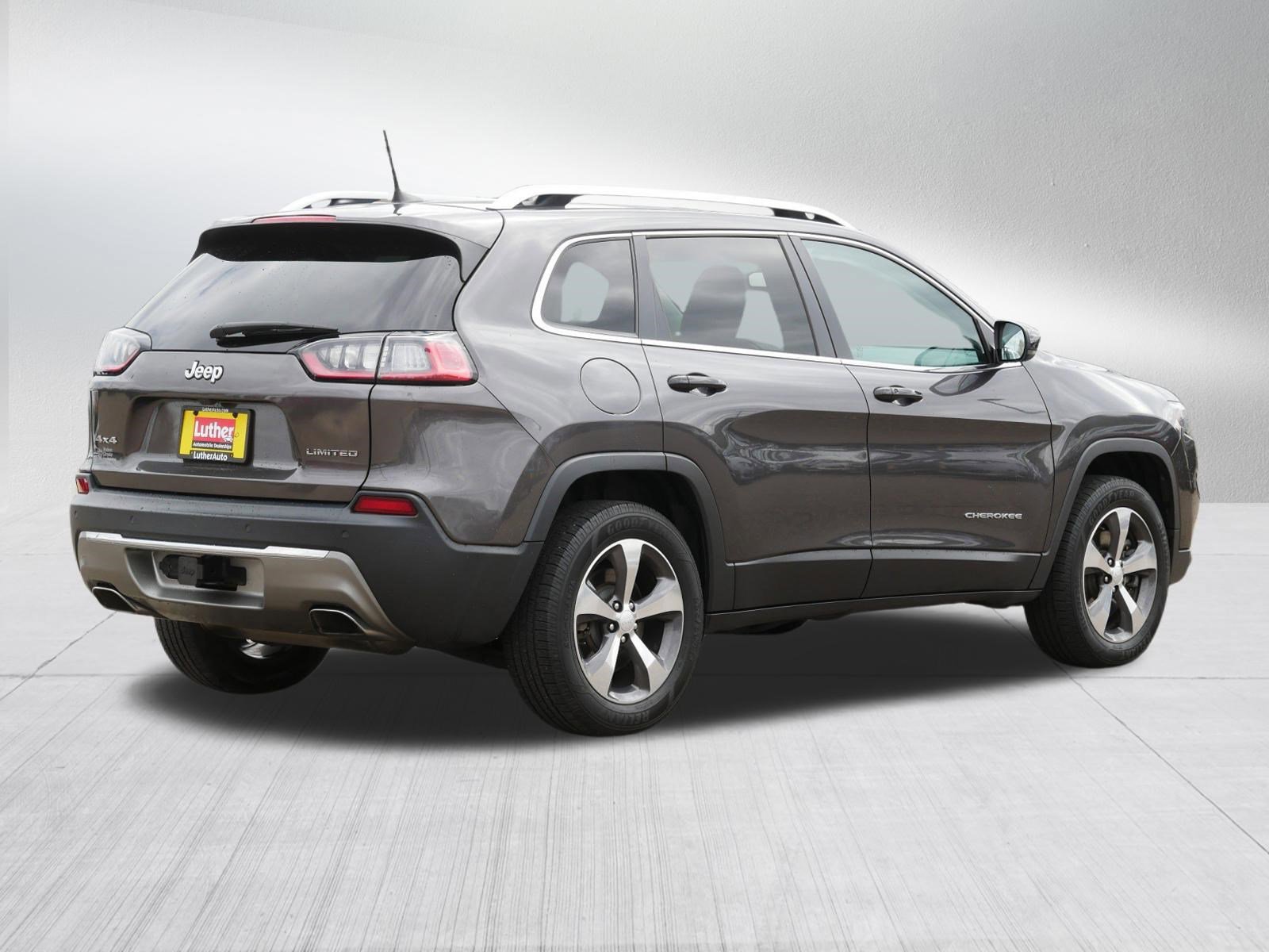Used 2019 Jeep Cherokee Limited w/ Trailer Tow Group AWD/4WD image 7