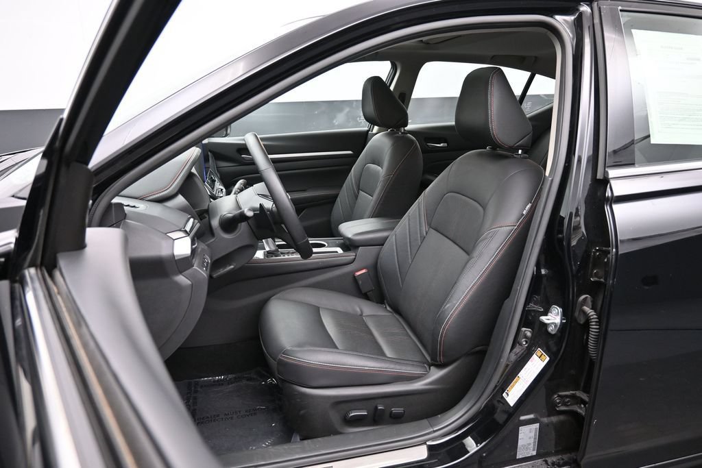 Used 2025 Nissan Altima 2.5 SR w/ SR Premium Package FWD image 21