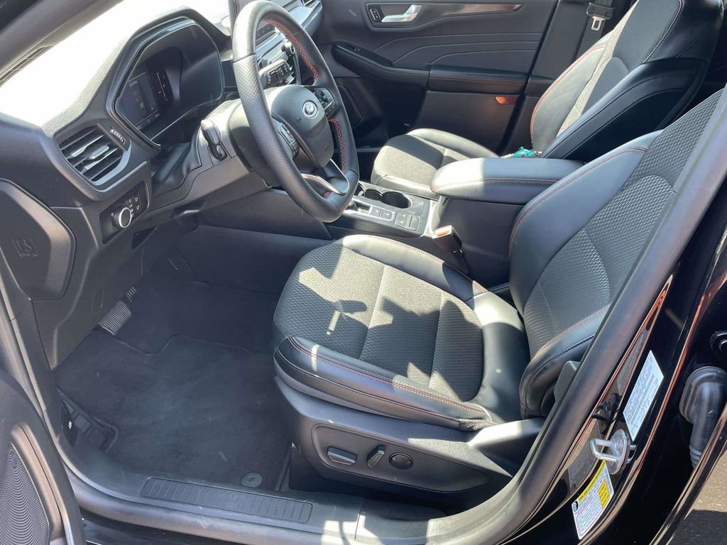 Used 2026 Ford Escape ST-Line FWD image 12