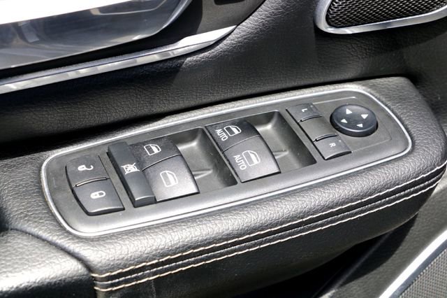 Used 2019 RAM 1500 Laramie AWD/4WD image 22