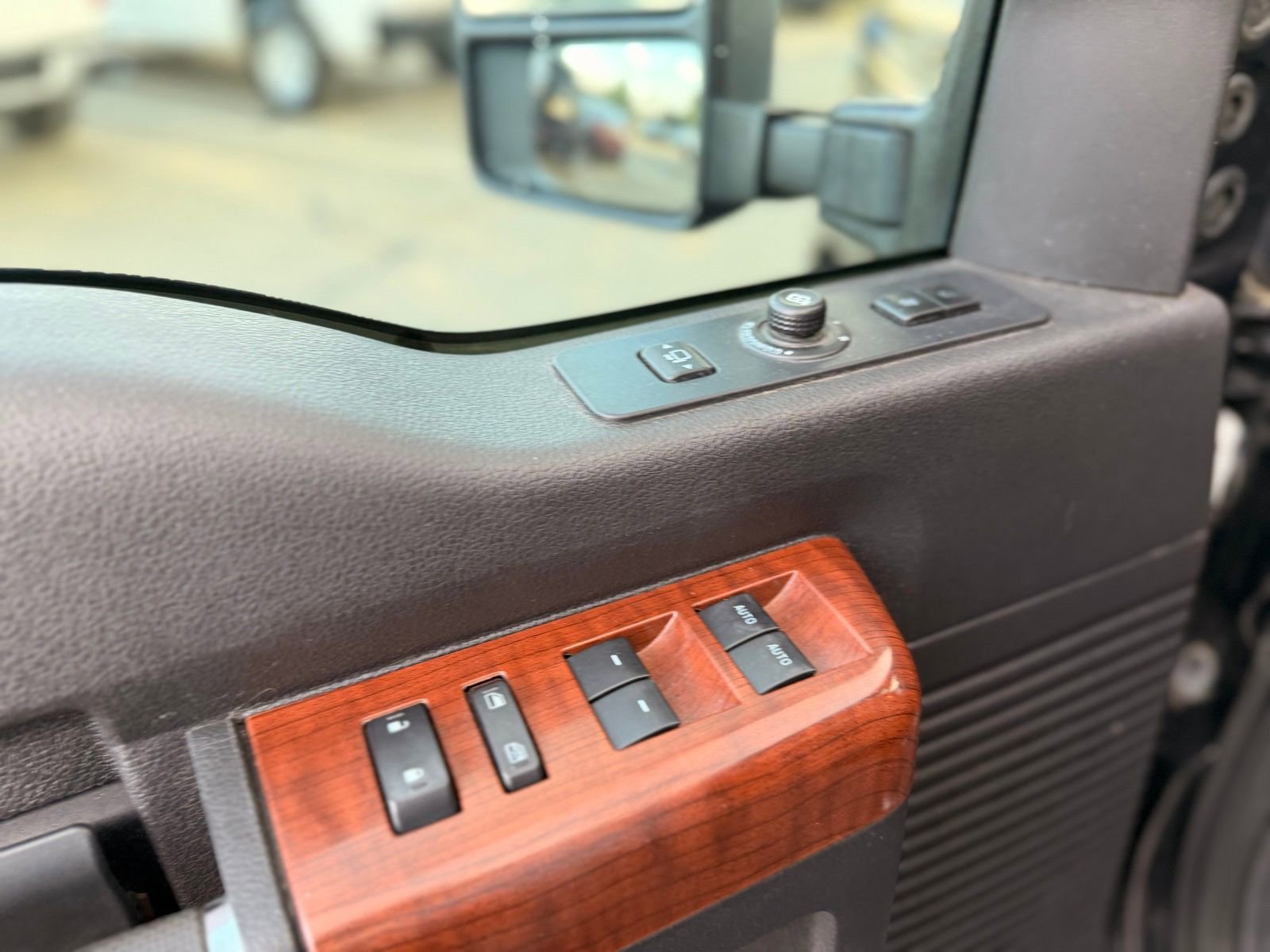 Used 2015 Ford F250 King Ranch w/ King Ranch w/Chrome Package image 45