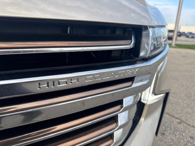 Used 2021 Chevrolet Suburban High Country AWD/4WD image 11