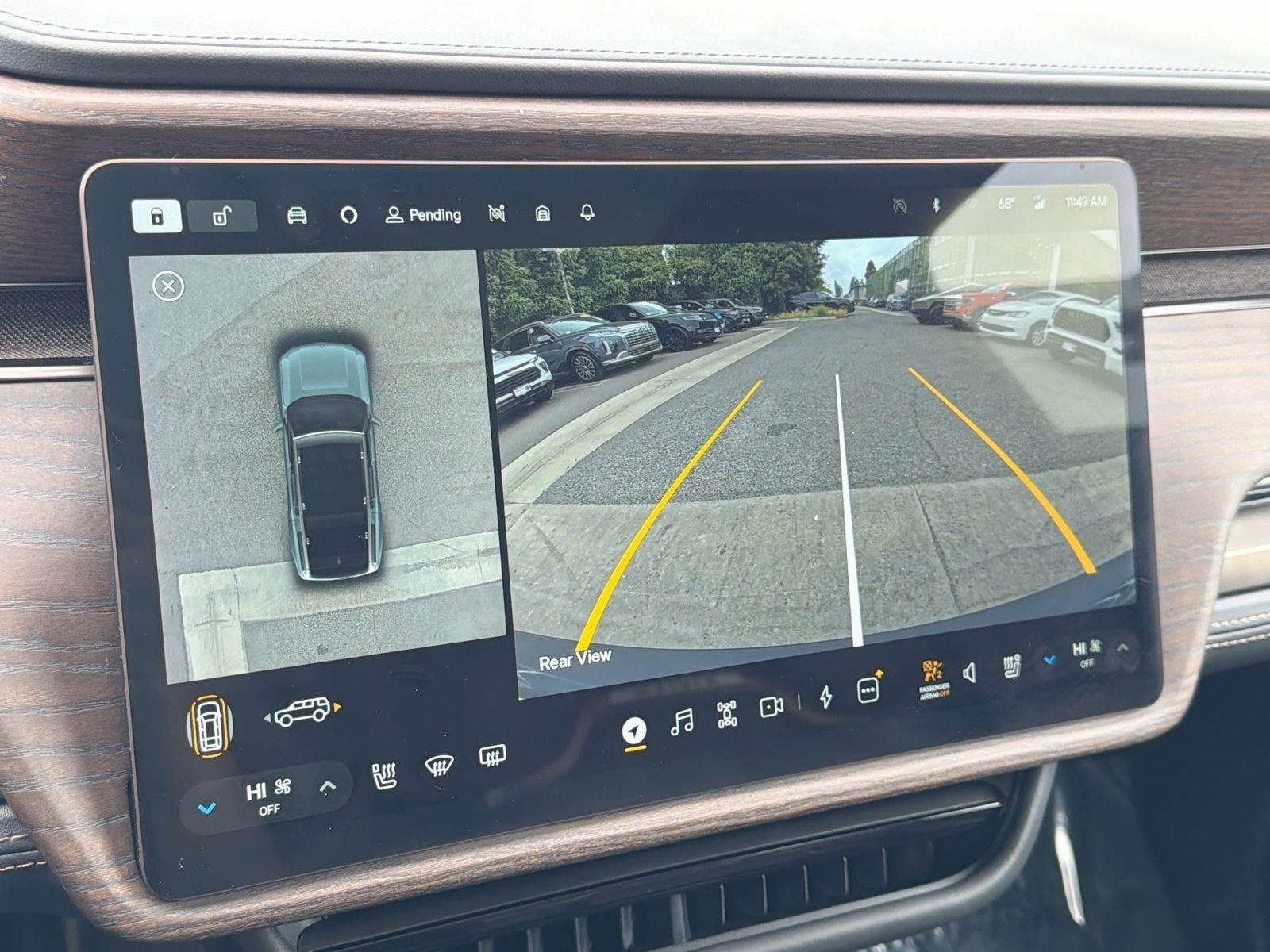 Used 2026 Rivian R1S Premium AWD/4WD image 14