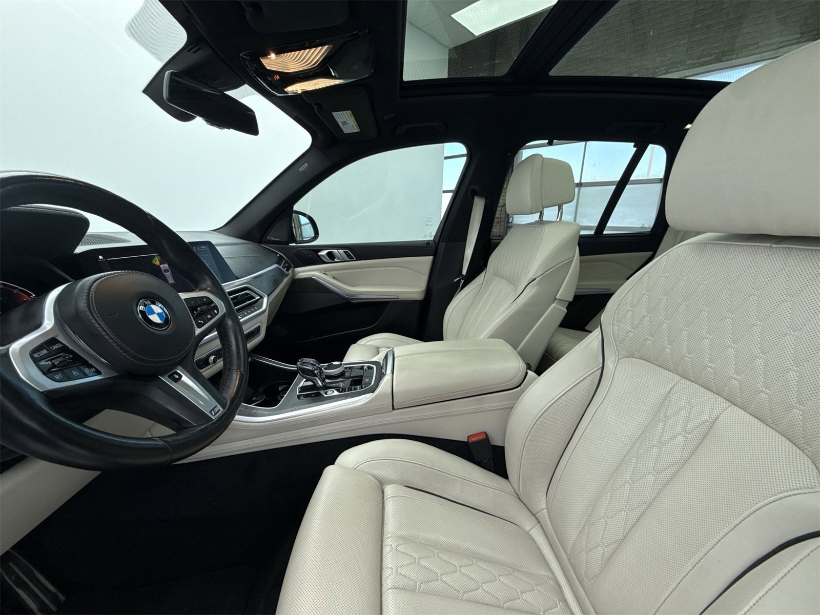 Used 2021 BMW X5 sDrive40i w/ M Sport Package image 11