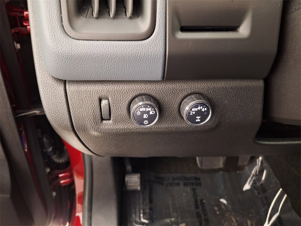 Used 2017 Chevrolet Colorado Z71 image 24