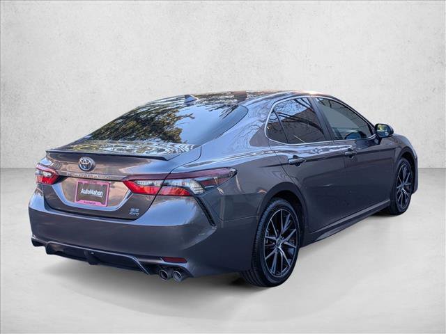 Used 2021 Toyota Camry SE w/ Cold Weather Package image 5