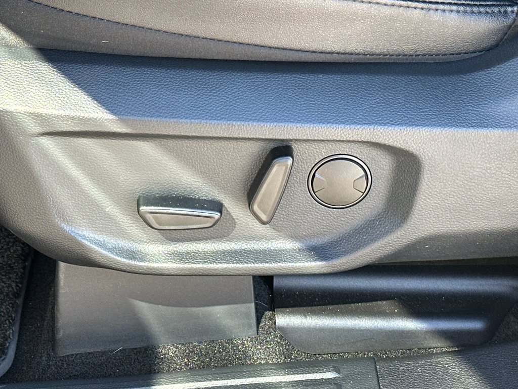 Used 2025 Ford Ranger Lariat w/ Black Appearance Package image 30