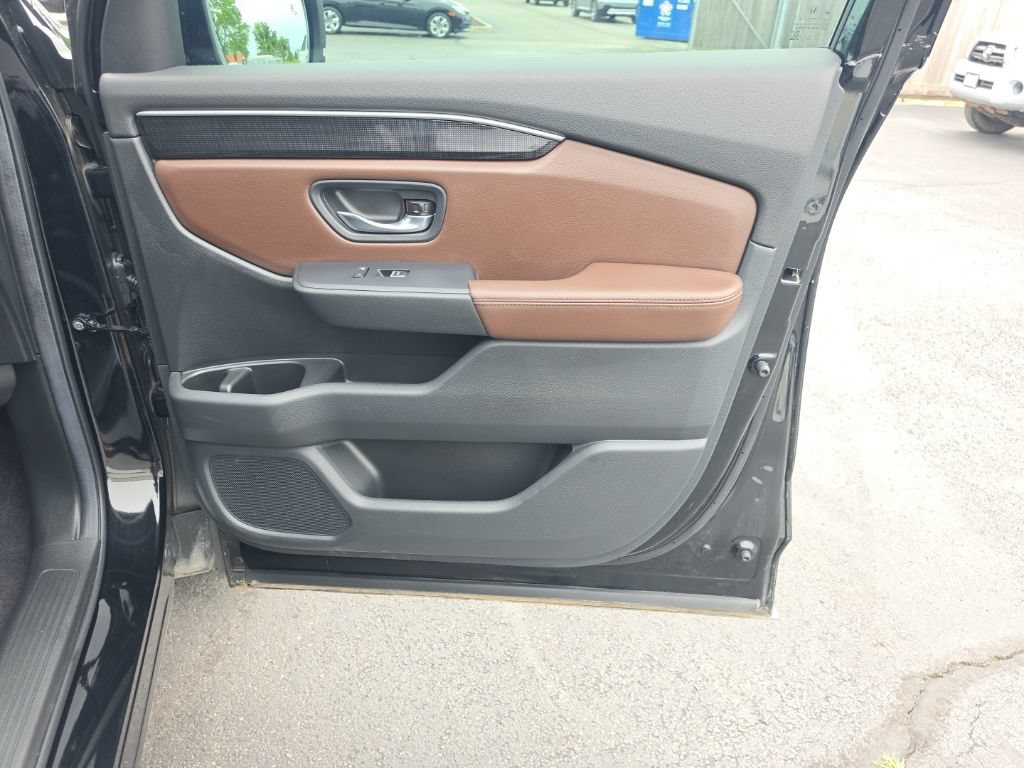 Certified 2025 Honda Pilot Elite image 33