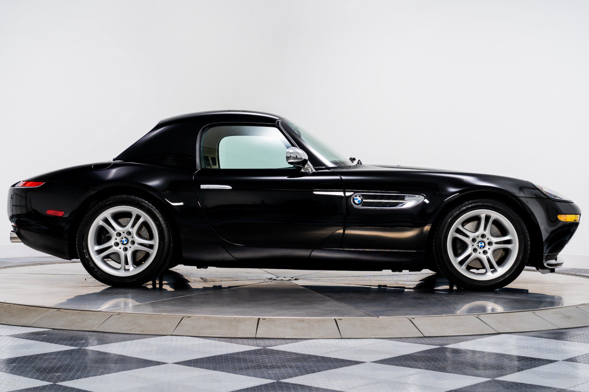 Used 2001 BMW Z8 RWD image 23