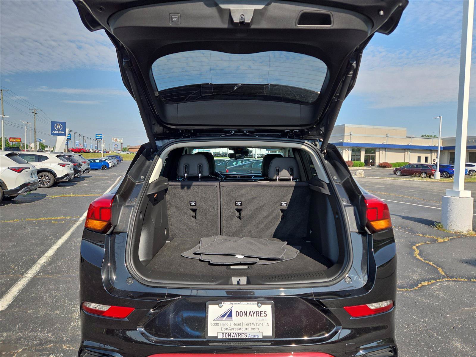 Used 2023 Buick Encore GX Select w/ Sport Touring Package AWD/4WD image 32